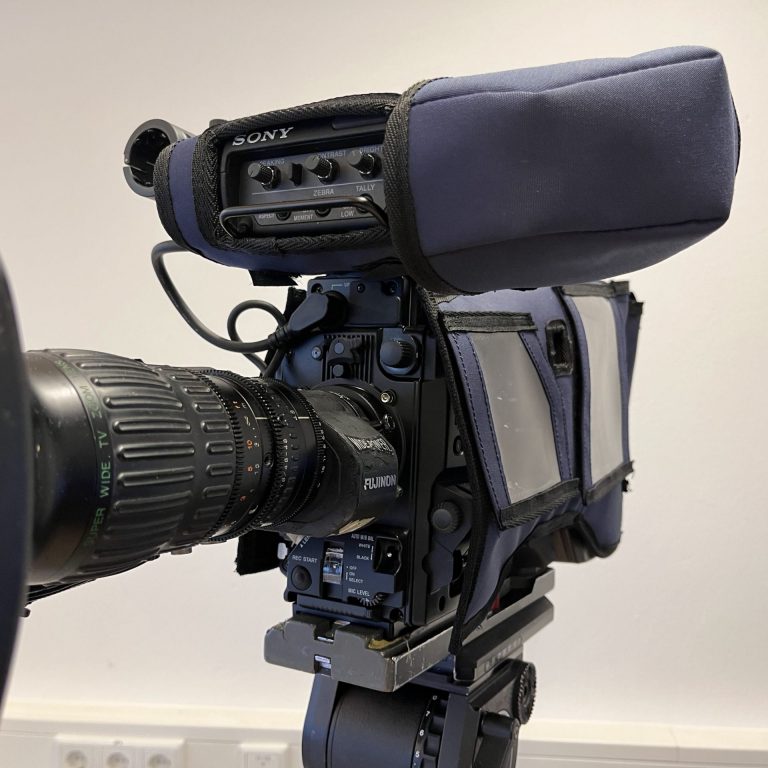PXW Z-750-6